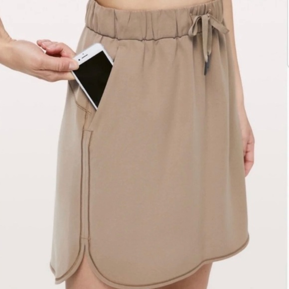 lululemon athletica Dresses & Skirts - Lululemon skirt size 4 - On The Fly